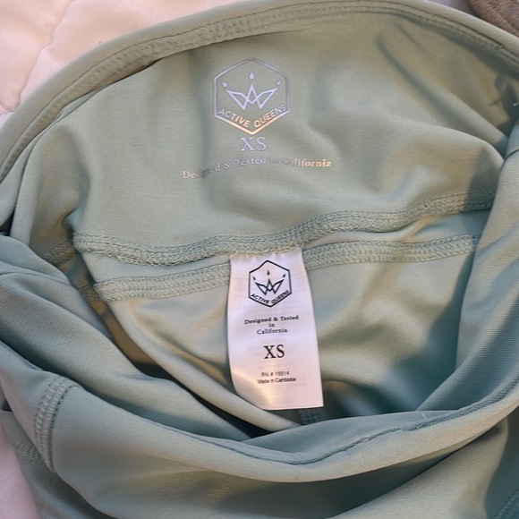 i just don’t really like the color on me at all - Picture 2 of 3